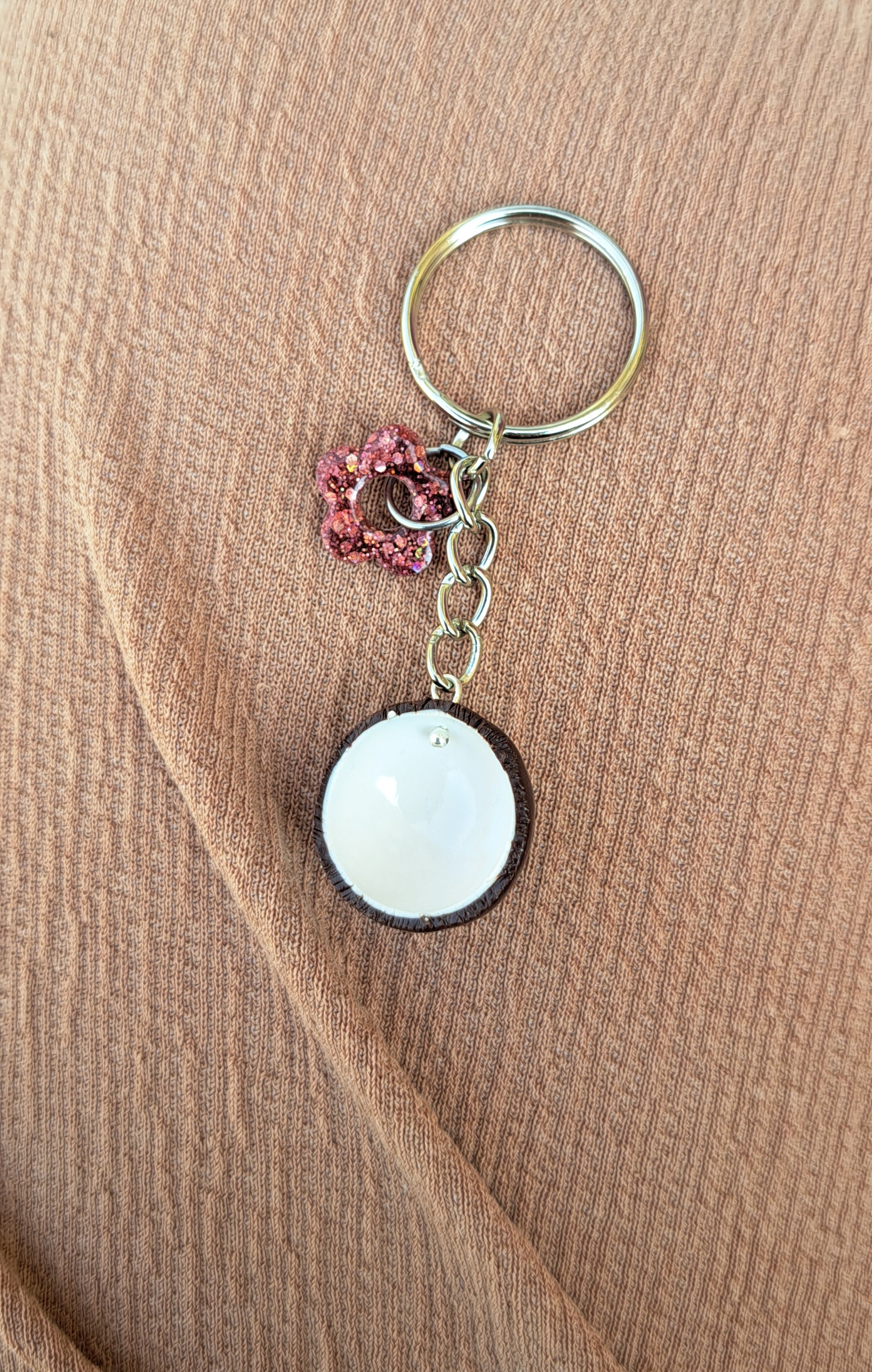 Porte-clés Noix de Coco & Fleur en Résine